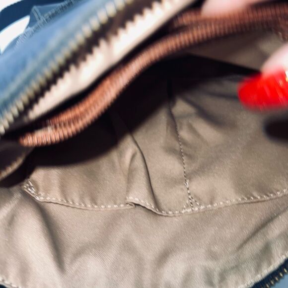 The Sak Navy Leather Shoulder Bag - Picture 13 of 15